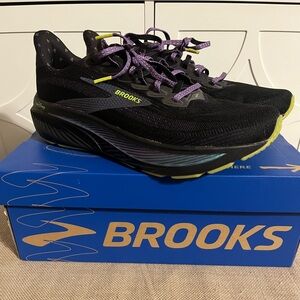 Brooks runDisney Halloween Half Marathon Ghost 17 women’s 11.5B